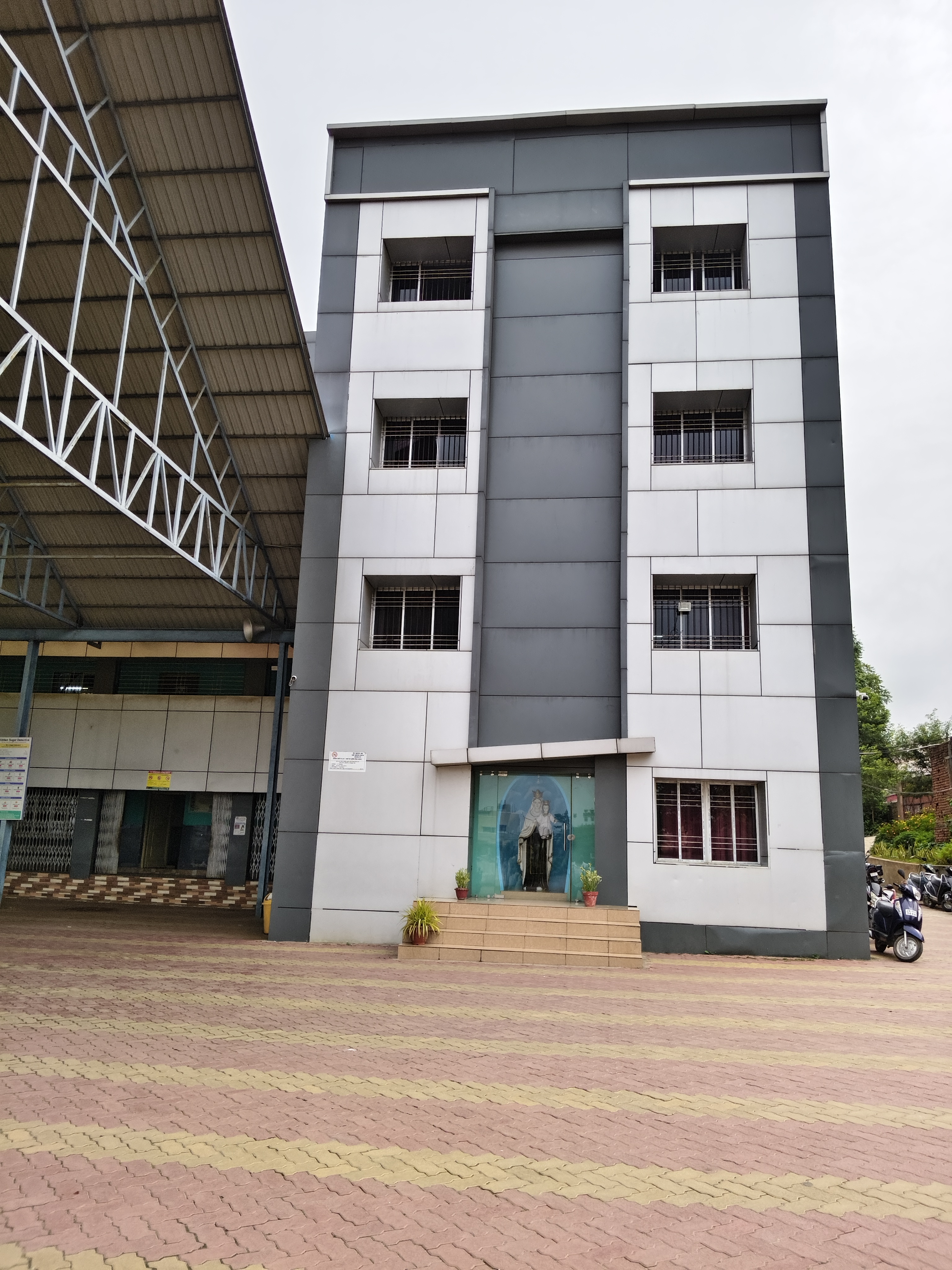 CARMEL SCHOOL GIRIDIH